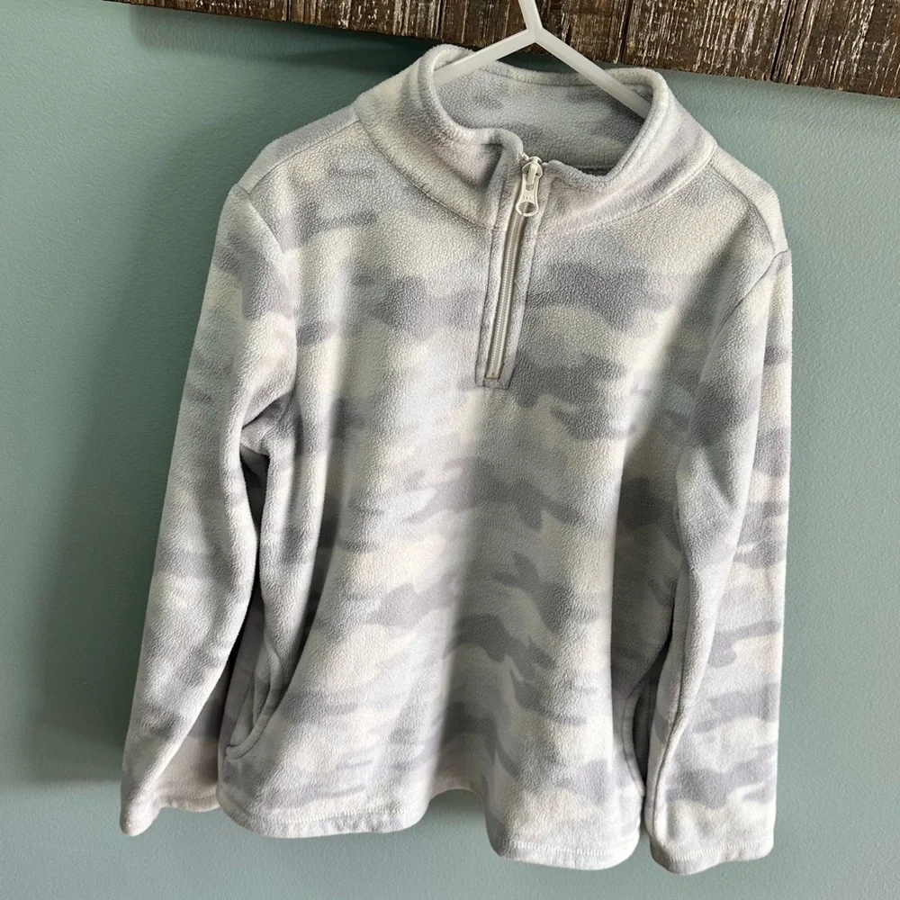 The Children's Place girls sweater grey camo size M 7-8